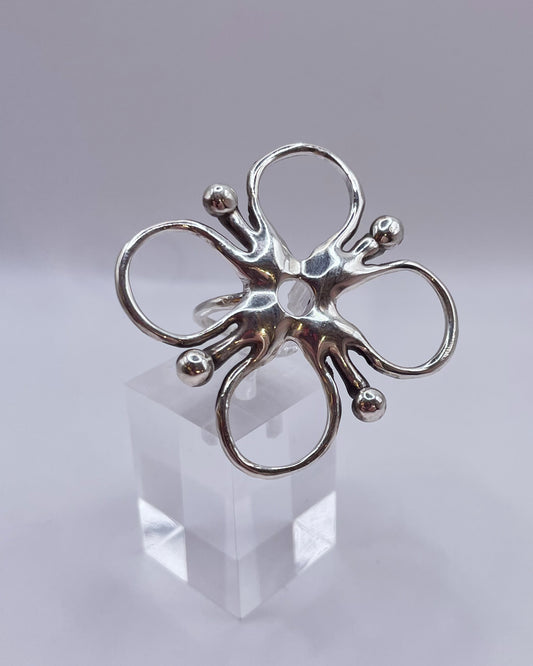 Drone flower ring